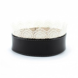 Изящный чёрный ошейник с белым кружевом Изящный чёрный ошейник с белым кружевом