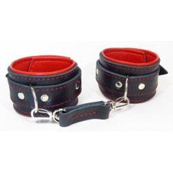 Черные наручники с красным подкладом Черные наручники с красным подкладом