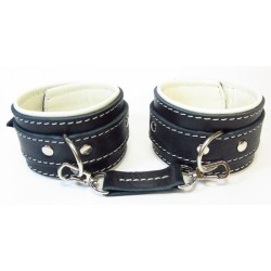 Черные наручники с бежевым подкладом Черные наручники с бежевым подкладом