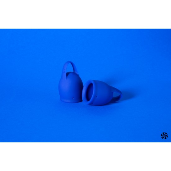 Синяя менструальная чаша Iris - 20 мл.